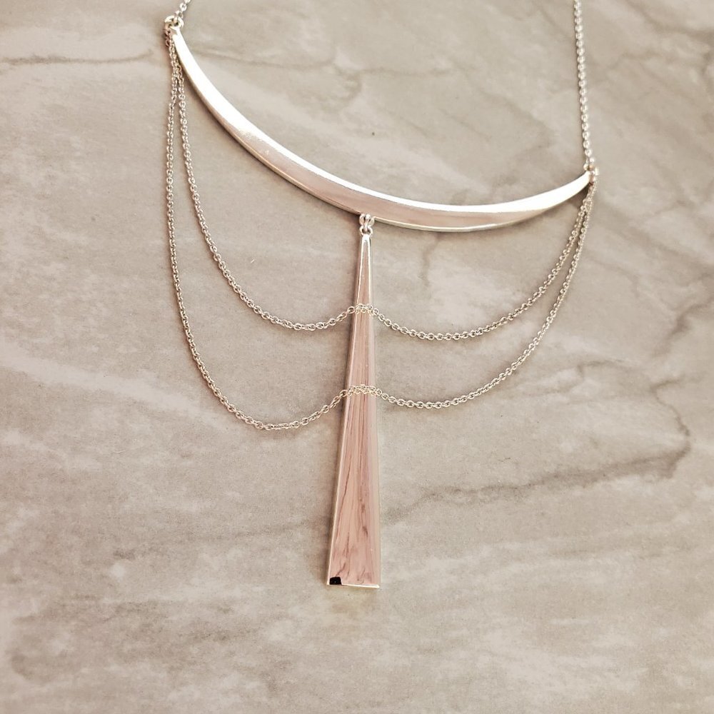 ✨ Stella and Dot Silver Marble Modern Minimalist Pendant Necklace ✨ - Picture 10 of 11